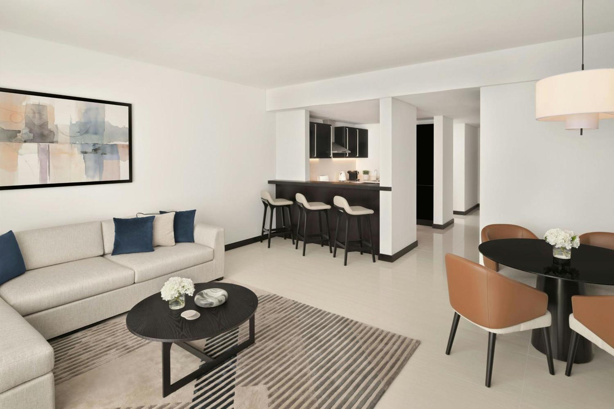 Sheraton Grand Hotel, 5*